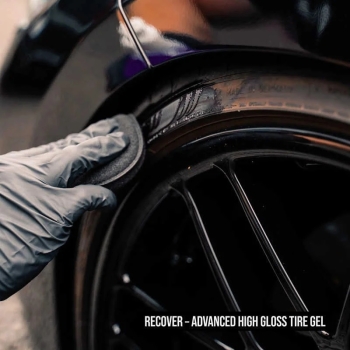 Preview: Liquid Elements Recover Reifengel ADVANCED HIGH GLOSS TIRE GEL 500ml Anwendung