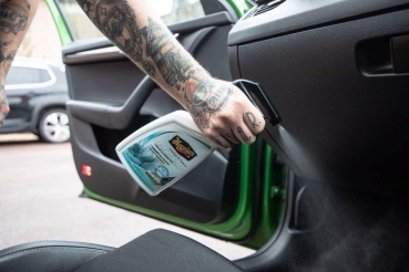 Preview: Meguiars Carpet & Fabric Refresher Anwendung