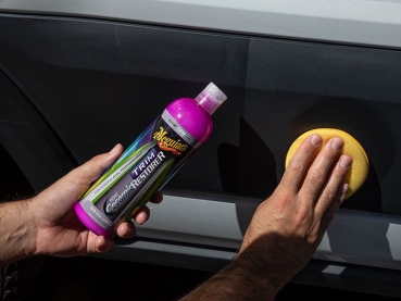 Preview: Meguiars Hybrid Ceramic Trim Restorer Anwendung am Auto