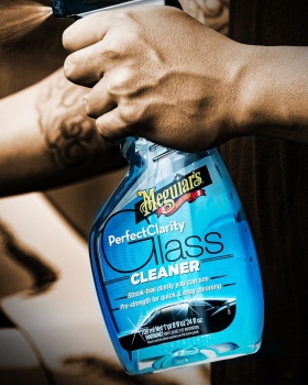 Preview: Meguiars Perfect Clarity Glass Cleaner Glasreiniger 473ml Preview: Meguiars Perfect Clarity Glass Cleaner Anwendung