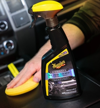 Preview: Meguiars Ultimate Interior Shine Protectant Anwendung