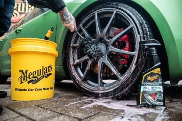 Preview: Meguiars Supreme Wheel Brush Large Anwendung an Felge