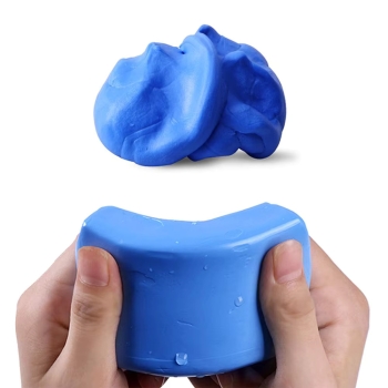 Preview: Reinigungsknete Clay Bar Knete in blau (medium) Anwendung