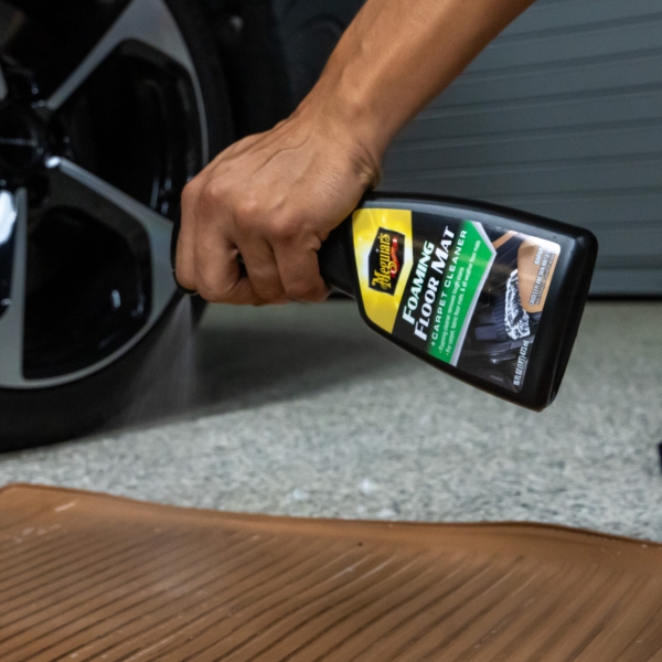 Meguiars Foaming Floor Mat & Carpet Cleaner Fußmatten- & Polsterreiniger 473ml
