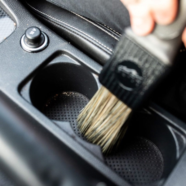 Meguiars Dash & Trim Brush Bürste Innenraumbürste Anwendung