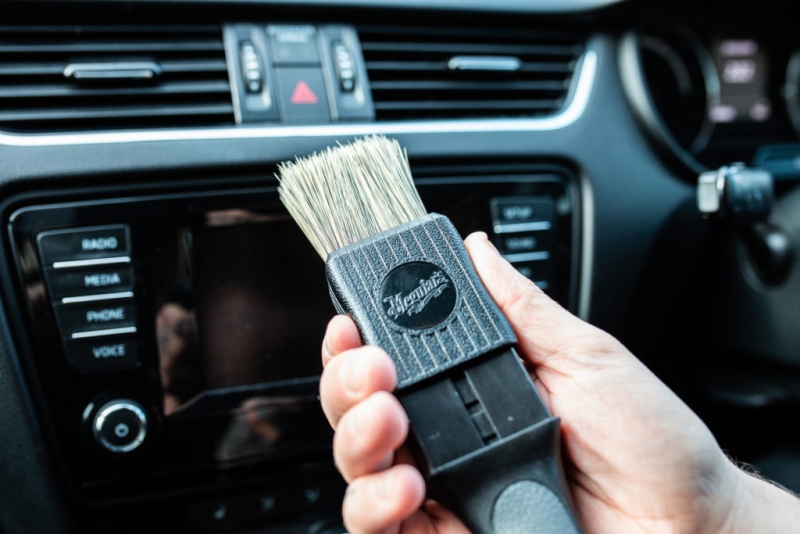 Meguiars Dash & Trim Brush Bürste Innenraumbürste