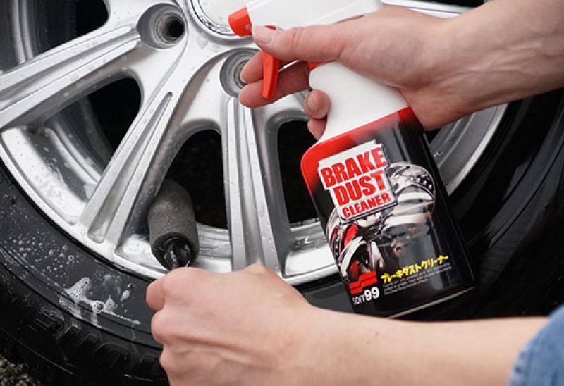 SOFT99 Brake Dust Cleaner Felgenreiniger Felgenpflege 400ml + Felgenbürste