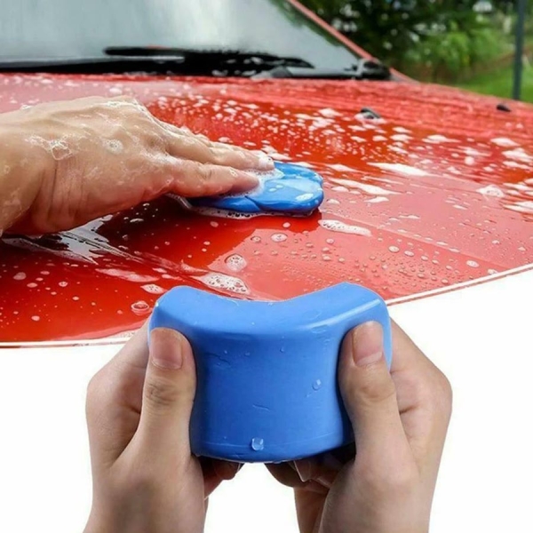 Reinigungsknete Clay Bar Knete in blau (medium) Anwendung